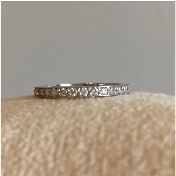 DIAMOND ETERNITY BAND RING - Picture 1 of 6